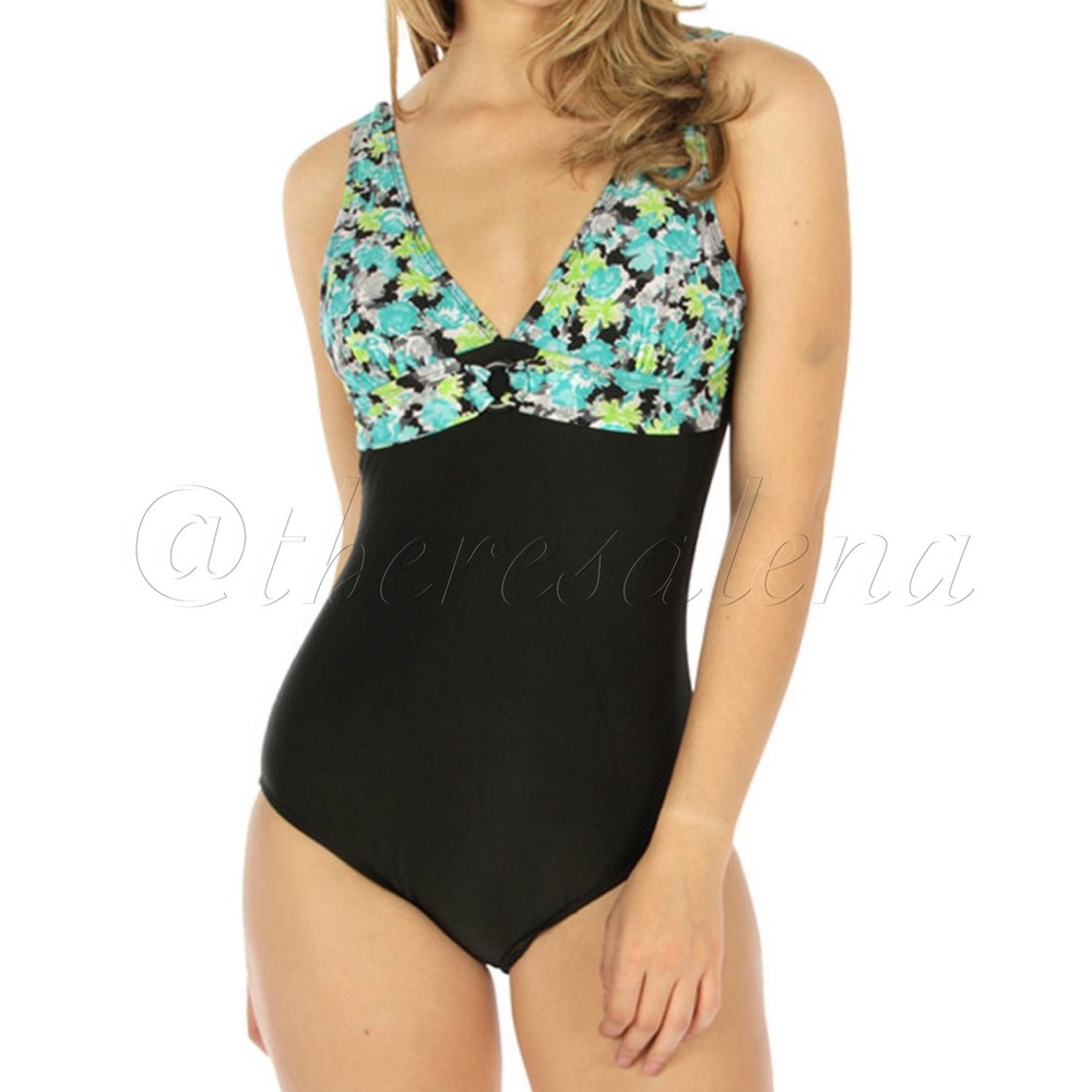 SALE!! ❤️ NEW!! Two tone one-piece swimsuit
